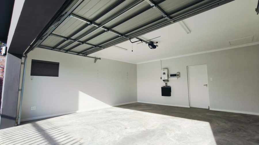 To Let 3 Bedroom Property for Rent in Island View Western Cape